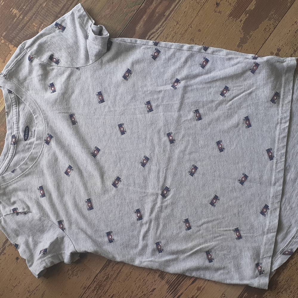 $2 in BUNDLE ONLY Girls Camera Tee